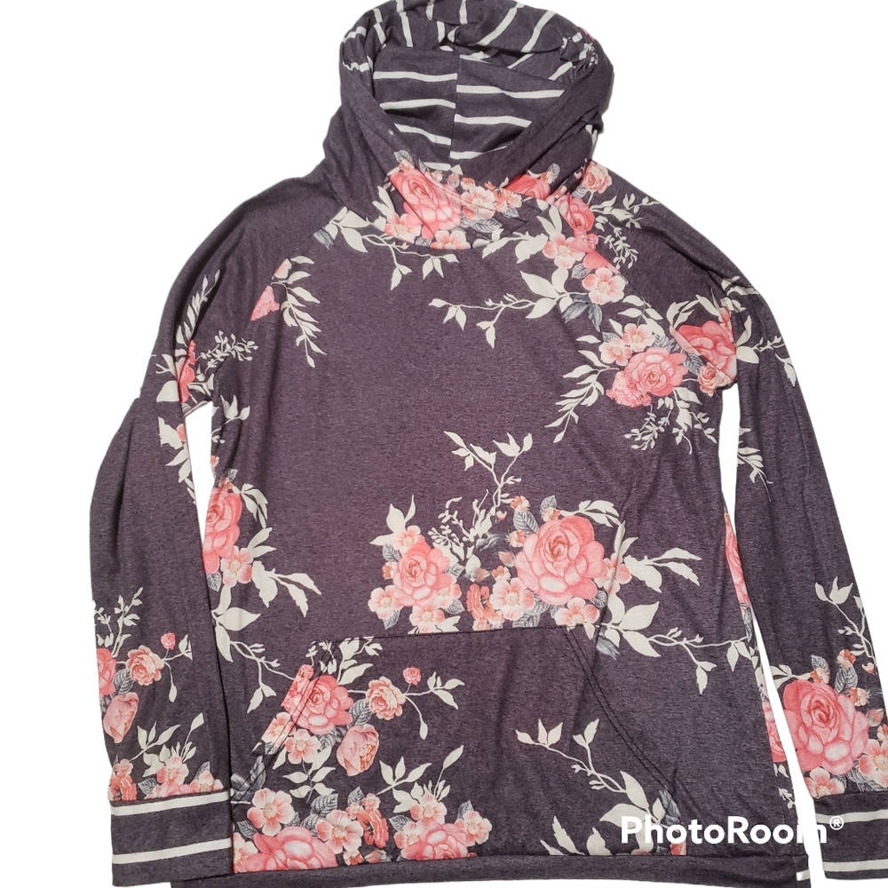 Womens Long Sleeve Floral Top with hoodie (unknown brand) No Tag Fits Medium